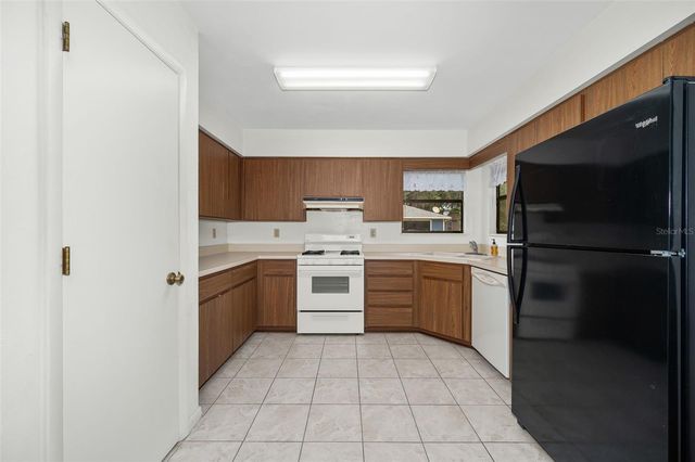 8496 NW 37TH TERRACE, Gainesville, FL 32653