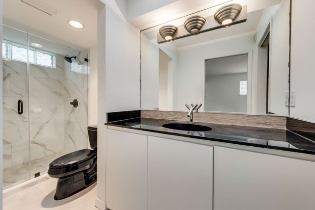 3730 Holland Avenue 8H, Dallas, TX 75219