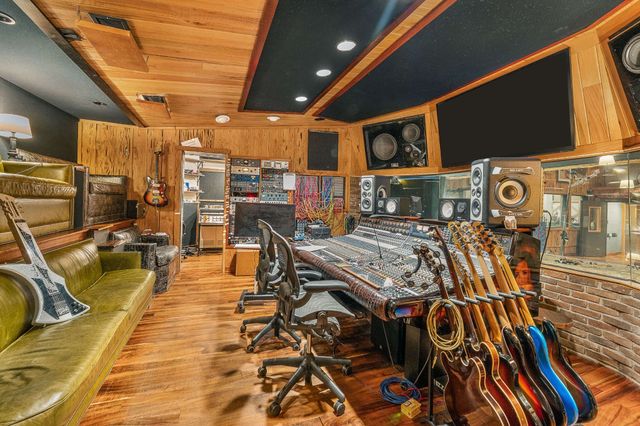 114 17th Ave, S, Nashville, TN 37203