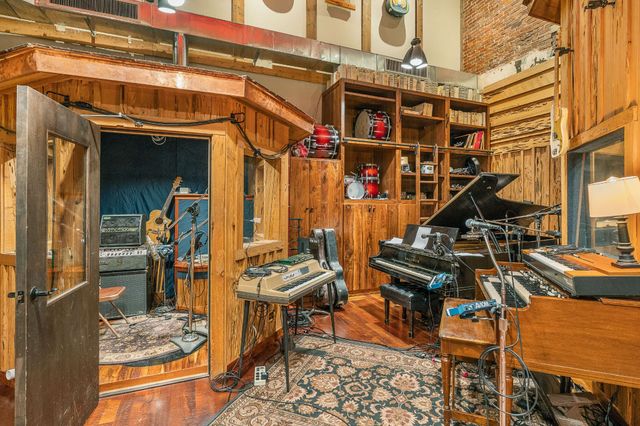 114 17th Ave, S, Nashville, TN 37203