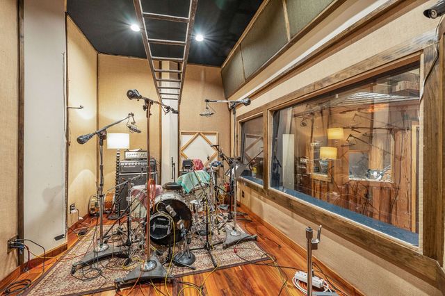 114 17th Ave, S, Nashville, TN 37203