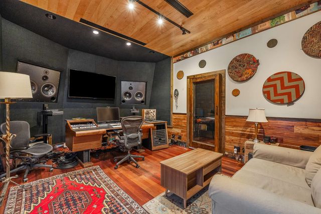 114 17th Ave, S, Nashville, TN 37203