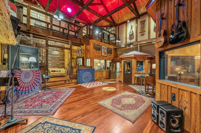 114 17th Ave, S, Nashville, TN 37203