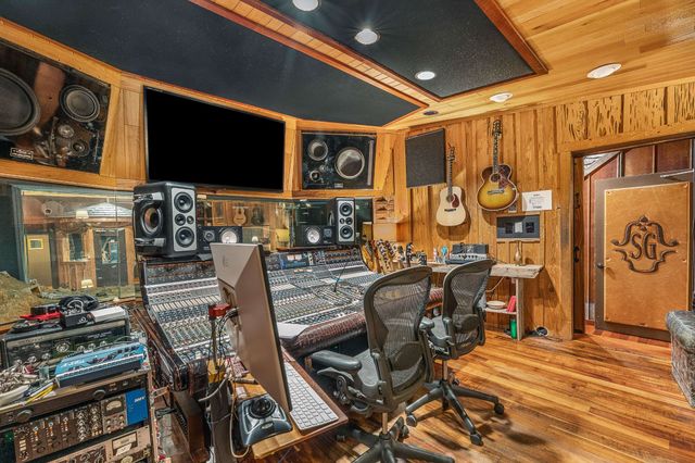 114 17th Ave, S, Nashville, TN 37203