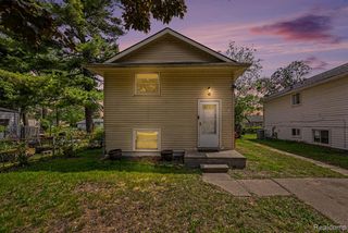 20215 Westhampton Avenue, Southfield, MI 48075