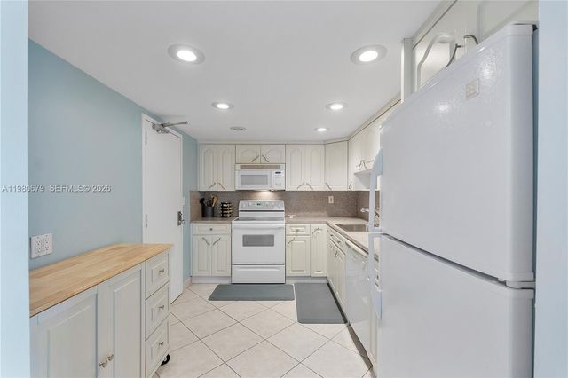 10777 W Sample Rd 918, Coral Springs, FL 33065