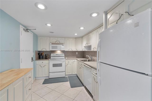 10777 W Sample Rd 918, Coral Springs, FL 33065