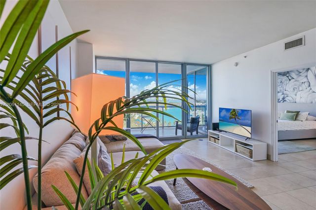 601 NE 36th Street 1106, Miami, FL 33137