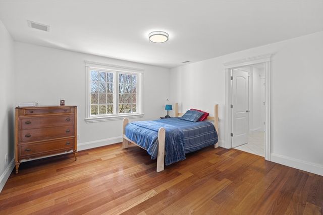 3 Knollcrest Farm Ln, Sherborn, MA 01770