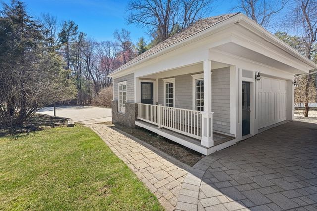 3 Knollcrest Farm Ln, Sherborn, MA 01770