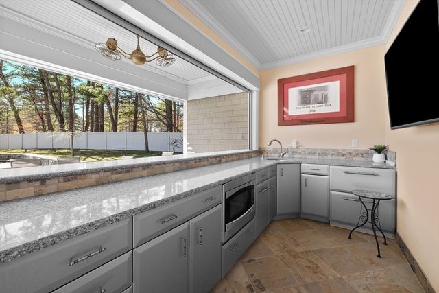 3 Knollcrest Farm Ln, Sherborn, MA 01770