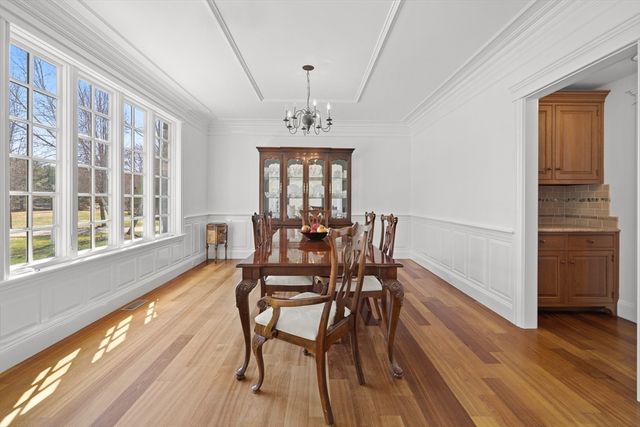 3 Knollcrest Farm Ln, Sherborn, MA 01770