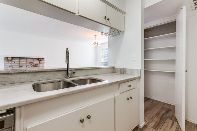 5881 Preston View Boulevard 215, Dallas, TX 75240