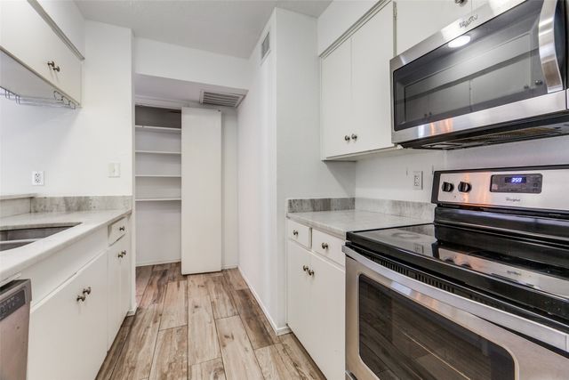 5881 Preston View Boulevard 215, Dallas, TX 75240