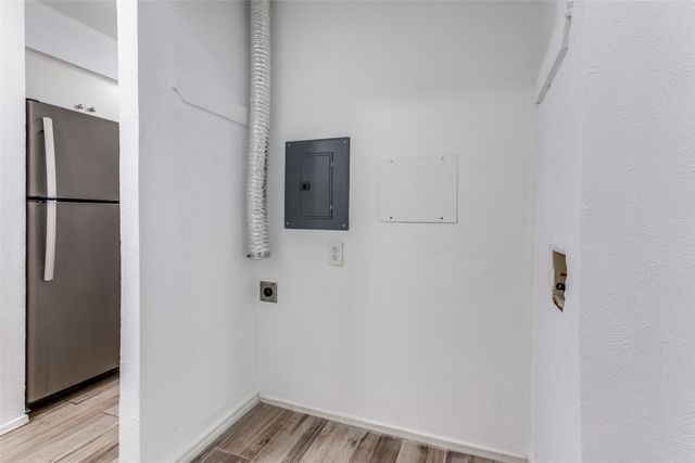 5881 Preston View Boulevard 215, Dallas, TX 75240