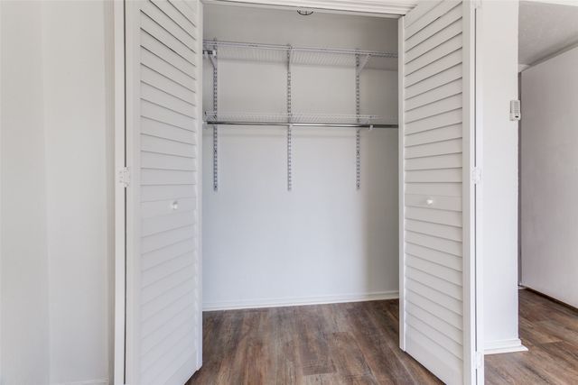 5881 Preston View Boulevard 215, Dallas, TX 75240