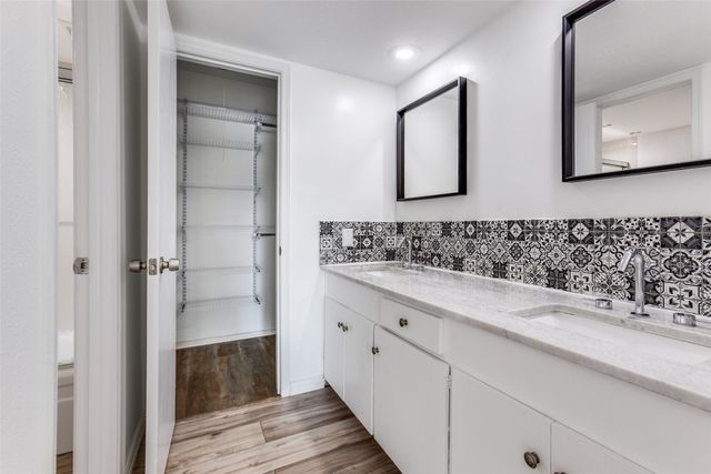 5881 Preston View Boulevard 215, Dallas, TX 75240