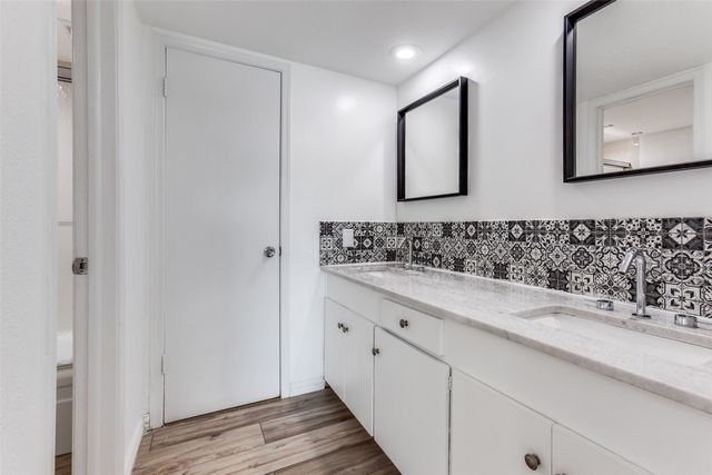 5881 Preston View Boulevard 215, Dallas, TX 75240