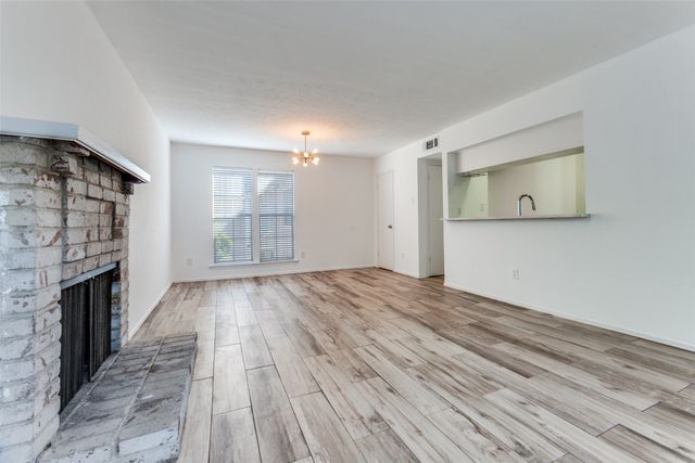 5881 Preston View Boulevard 215, Dallas, TX 75240