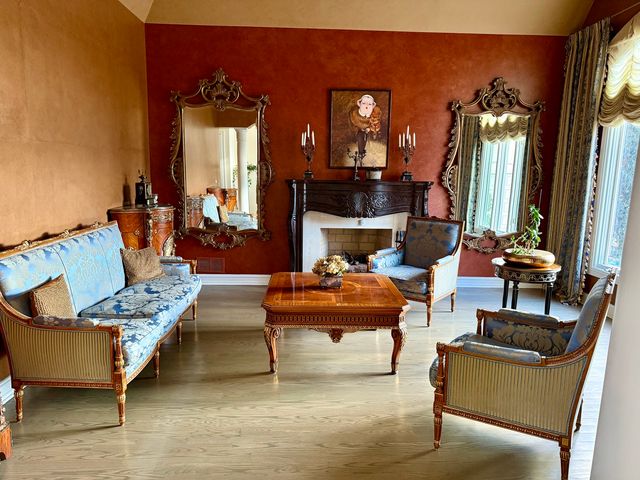 5561 S Oak Street, Hinsdale, IL 60521