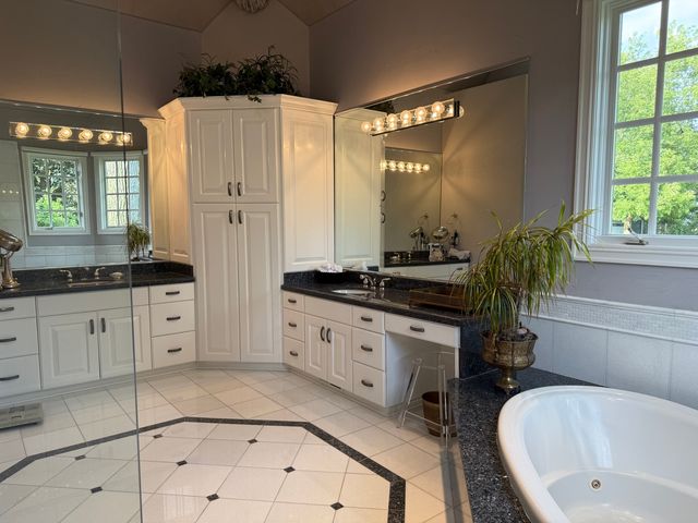 5561 S Oak Street, Hinsdale, IL 60521