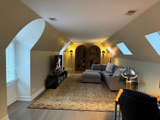 5561 S Oak Street, Hinsdale, IL 60521