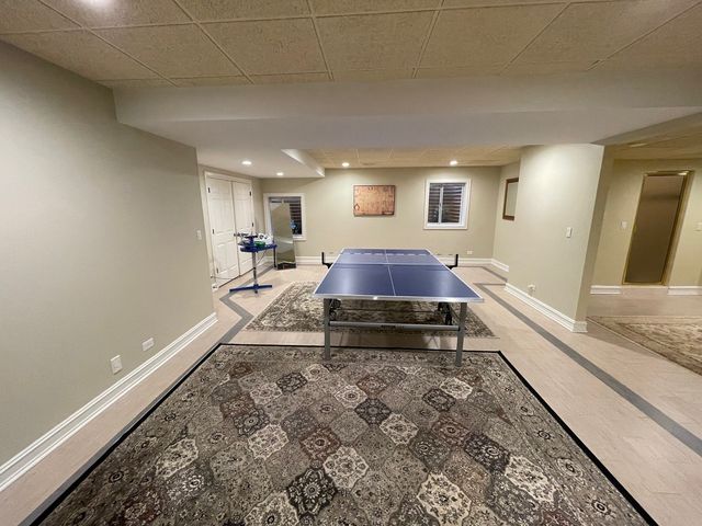 5561 S Oak Street, Hinsdale, IL 60521