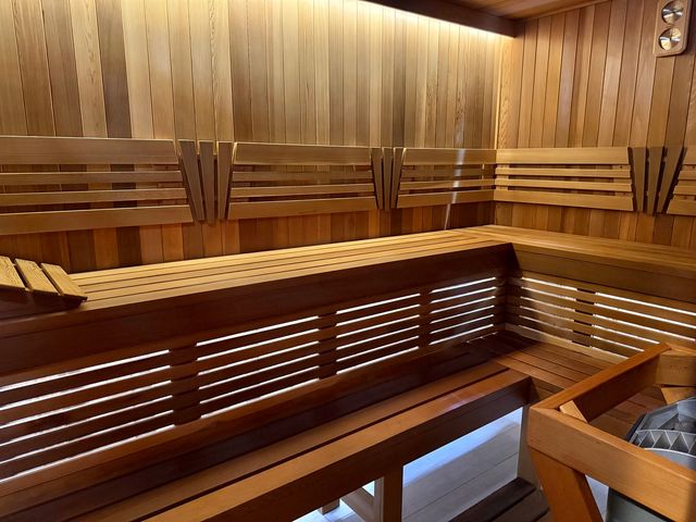 5561 S Oak Street, Hinsdale, IL 60521