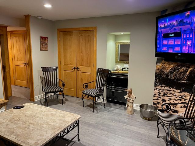 5561 S Oak Street, Hinsdale, IL 60521