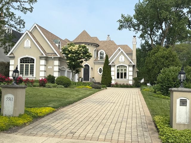 5561 S Oak Street, Hinsdale, IL 60521