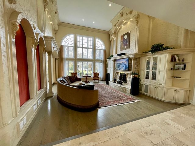 5561 S Oak Street, Hinsdale, IL 60521