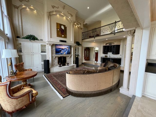 5561 S Oak Street, Hinsdale, IL 60521