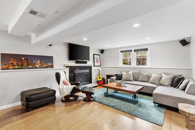 16 Bear Hill Road, Billerica, MA 01821