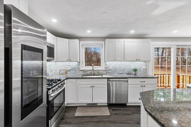 16 Bear Hill Road, Billerica, MA 01821