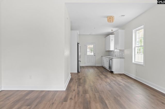 125 S East Avenue, Leesville, SC 29070
