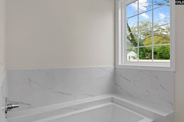 125 S East Avenue, Leesville, SC 29070