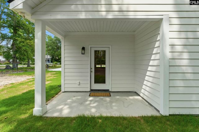 125 S East Avenue, Leesville, SC 29070