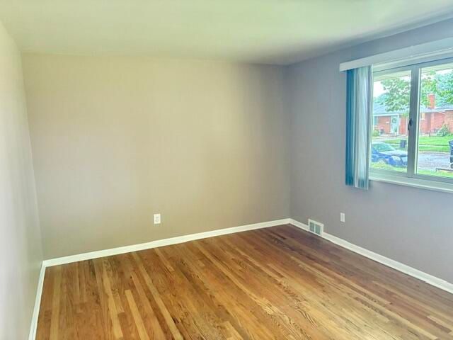 15435 Bainbridge Street, Livonia, MI 48154