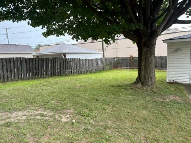 15435 Bainbridge Street, Livonia, MI 48154