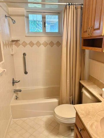 15435 Bainbridge Street, Livonia, MI 48154