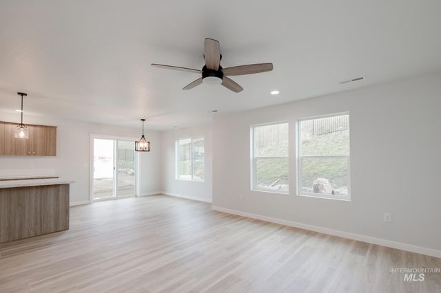 2535 W Fallon Loop, Nampa, ID 83651