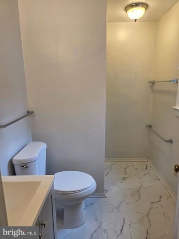 1008 N ROOSEVELT ST, Arlington, VA 22205