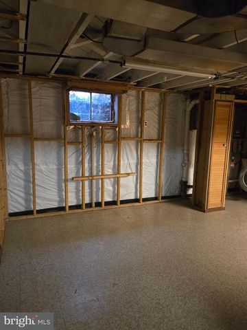 1008 N ROOSEVELT ST, Arlington, VA 22205