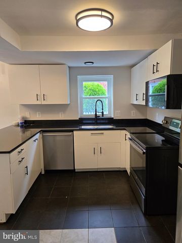 1008 N ROOSEVELT ST, Arlington, VA 22205