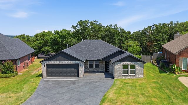 4001 Rolling Oaks Drive, Tulsa, OK 74107