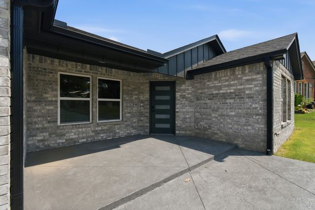4001 Rolling Oaks Drive, Tulsa, OK 74107