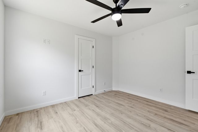 4001 Rolling Oaks Drive, Tulsa, OK 74107