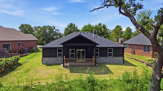 4001 Rolling Oaks Drive, Tulsa, OK 74107
