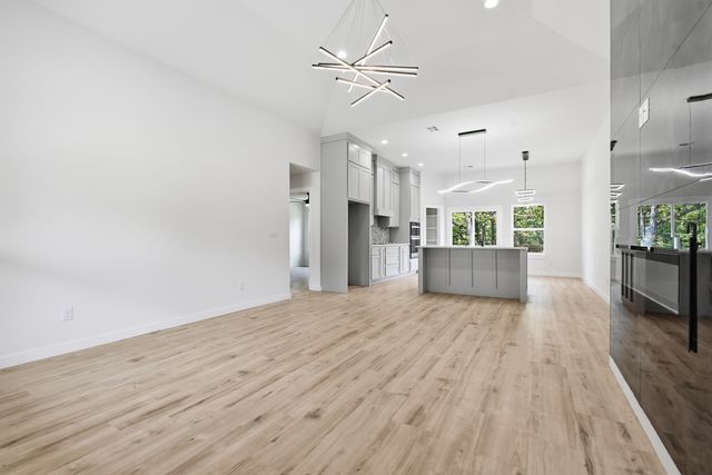 4001 Rolling Oaks Drive, Tulsa, OK 74107