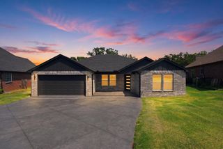 4001 Rolling Oaks Drive, Tulsa, OK 74107